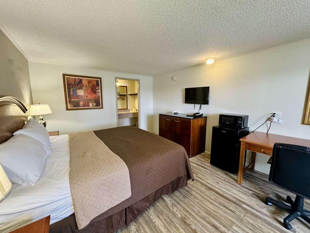 Knights Inn Bridgeport Frankenmuth Rum bild